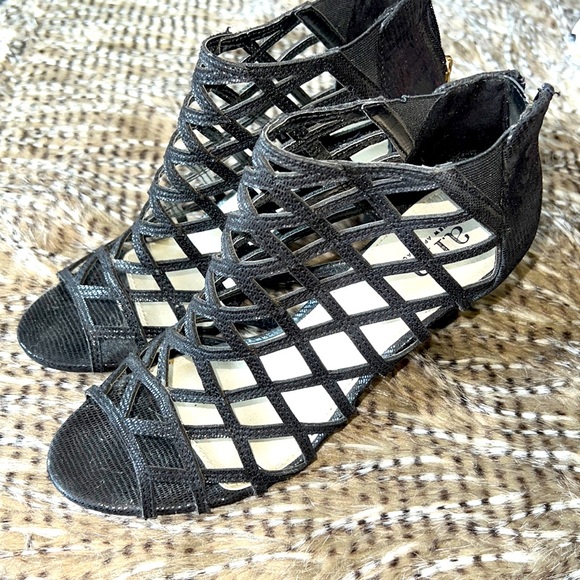 a.n.a Shoes - Womens a.n.a Size 10 Black Crisscrossed Heels
